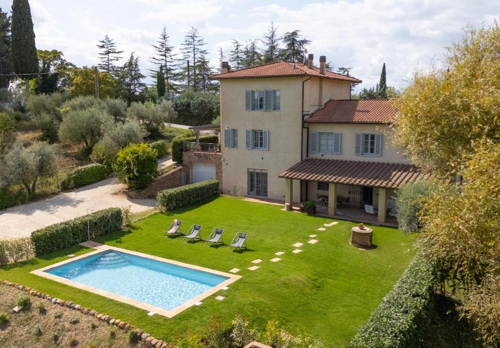 Bazén v ubytování Villa Mary by VacaVilla nebo v jeho okolí