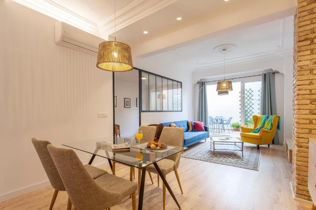 Apartment with terrace in Extramurs
