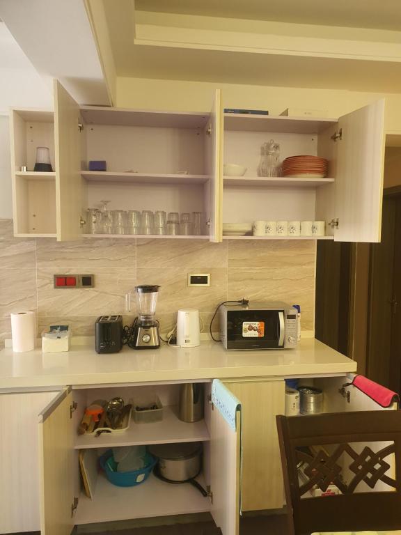 Blonch's Airbnbs的厨房或小厨房