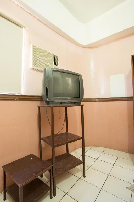 TV a/nebo společenská místnost v ubytování GV Hotel - Masbate