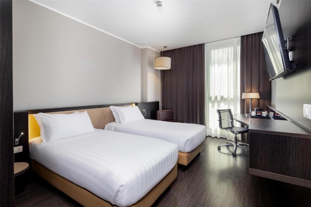 
Standard Double Room with Two Single Beds - Non-Smoking
