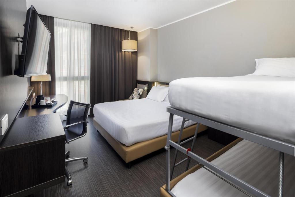 
Family Room with Queen Bed - Non-Smoking
