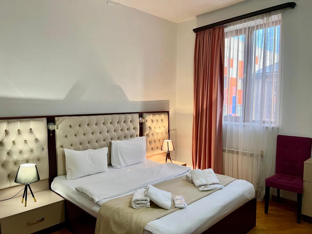 فضای داخلی New Castle Hotel Yerevan در ایروان - تصویر ۳