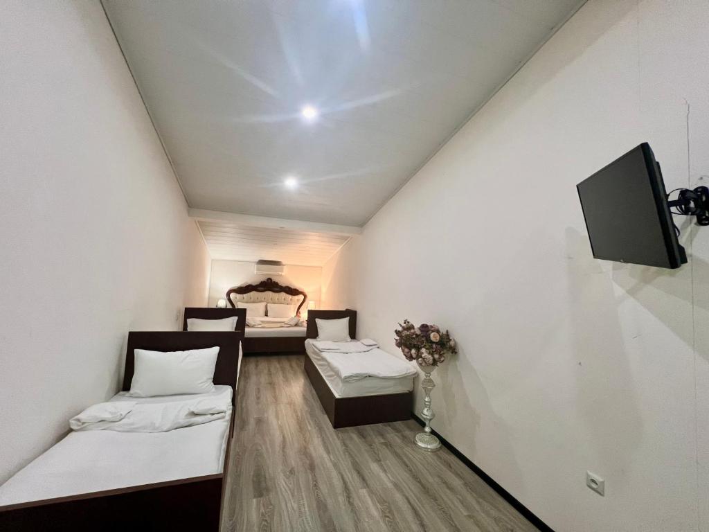 New Castle Hotel Yerevan در ایروان