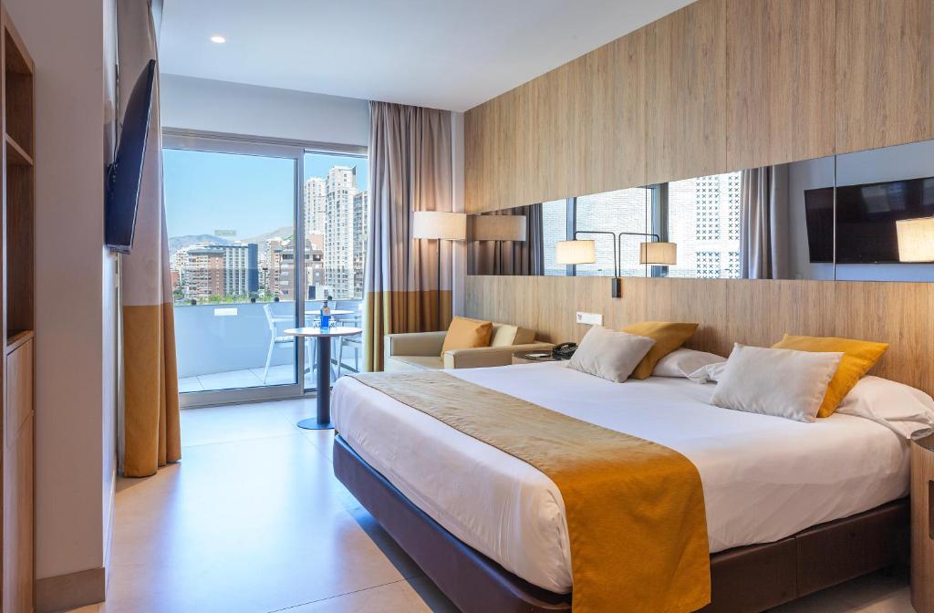 Postel nebo postele na pokoji v ubytování Hotel Gold Arcos 4 Sup - Opened May 2022