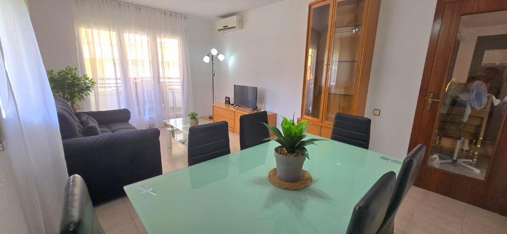 Μια τηλεόραση ή/και κέντρο ψυχαγωγίας στο BAHIA Apartment