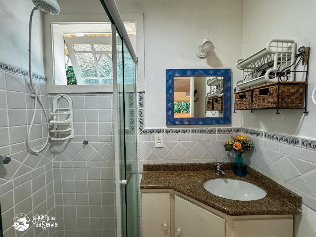 Et badeværelse på Loft perto do centro e da praia no Engenho d'Água