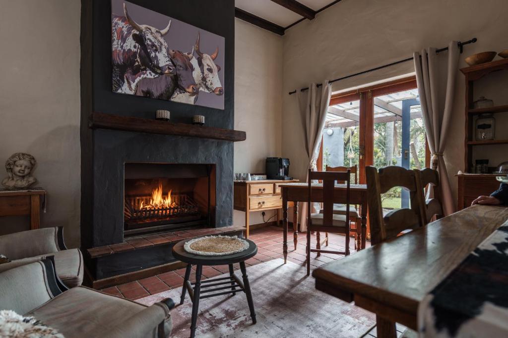 Televisyen dan/atau pusat hiburan di Be My Guest Lodge