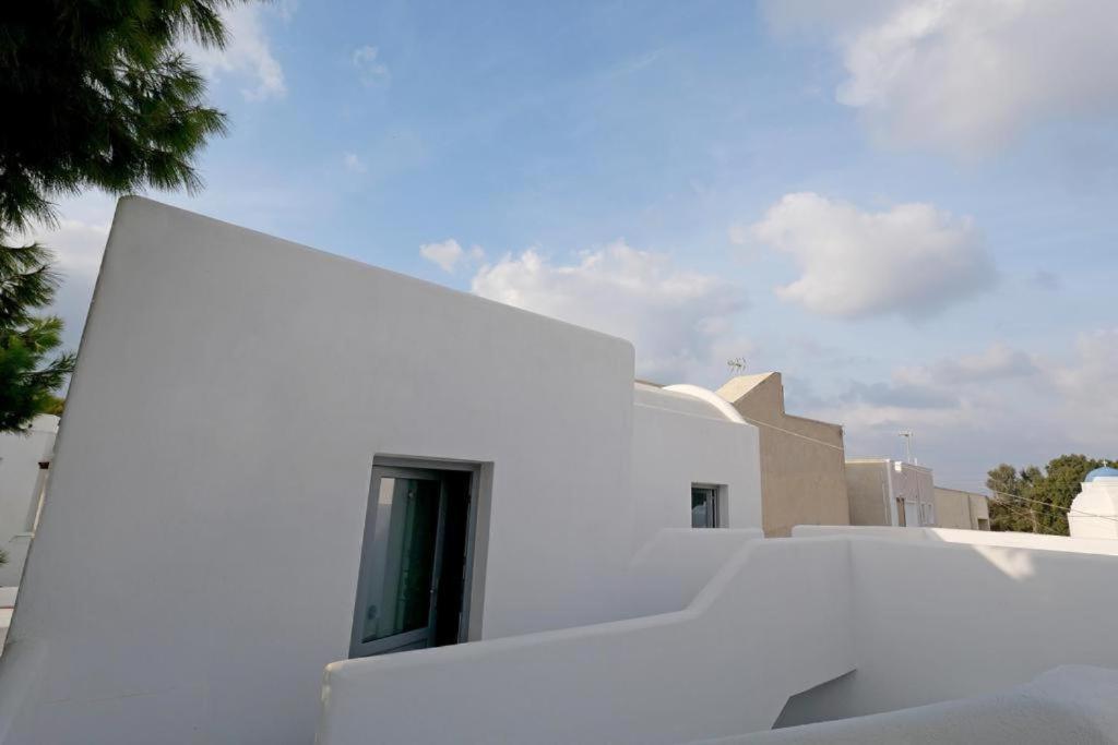 Το κτήριο όπου στεγάζεται  το ξενοδοχείο διαμερισμάτων