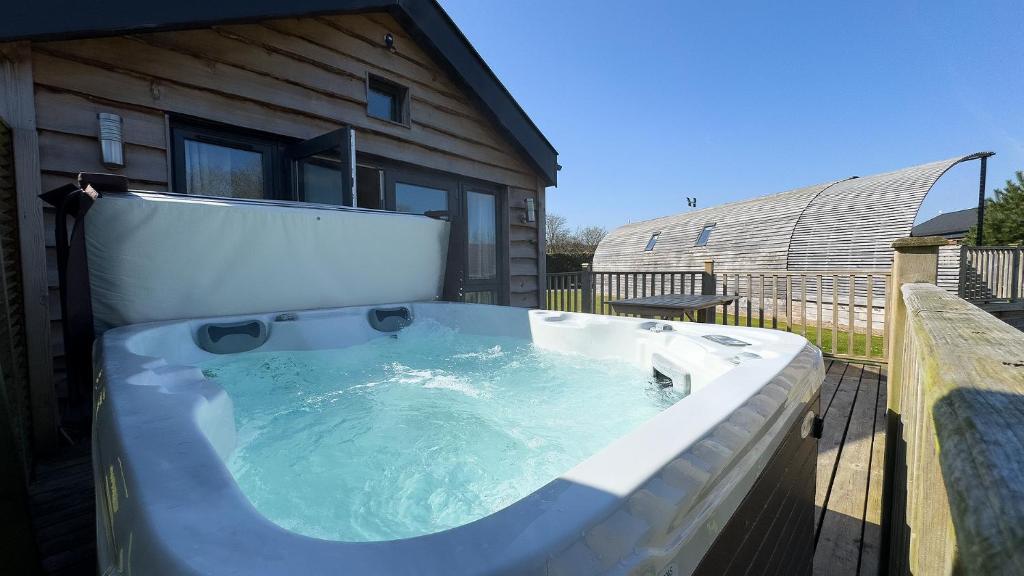 Φωτογραφία από το άλμπουμ του The Tummel Lodge with Hot Tub in Crieff σε Crieff