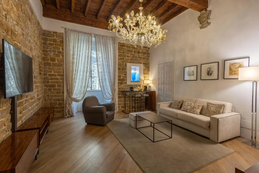 Donati Luxury Tower Suites
