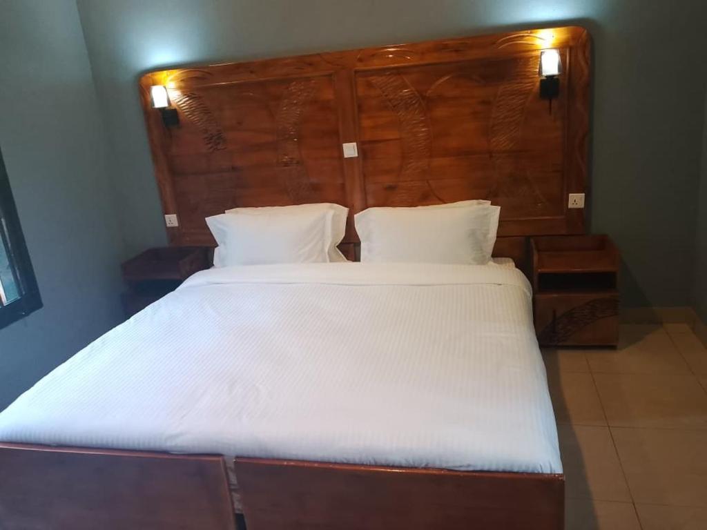 Gallery image of EAR KEN BARHAM GUESTHOUSE in Rwumba