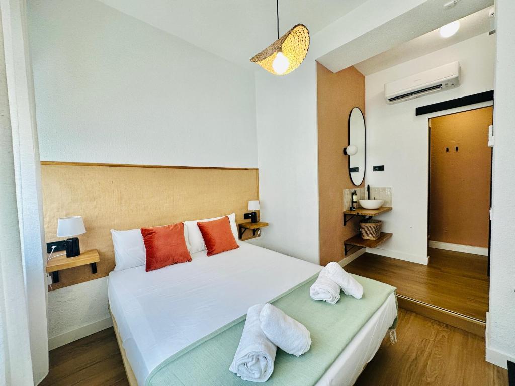 Autentic Boutique Moncloa - Resim 1