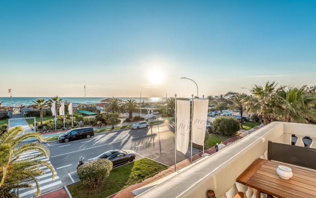 Villa Grey - Deluxe Triple Room With Sea View