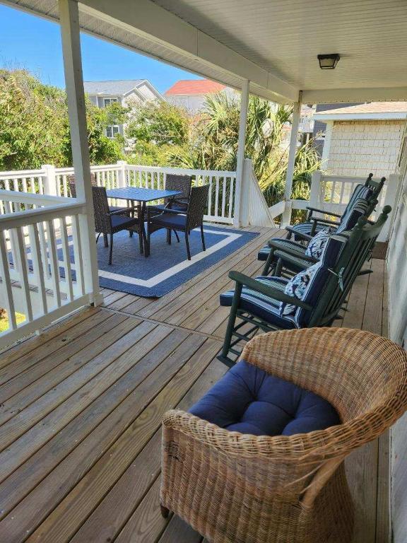 Spacious Beach House Steps to Sand - Huis Met Vijf Slaapkamers