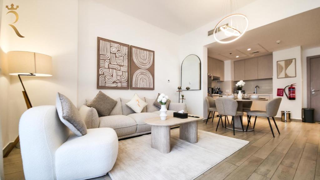 Χώρος καθιστικού στο Zenith 1BR Retreat in Yas Island