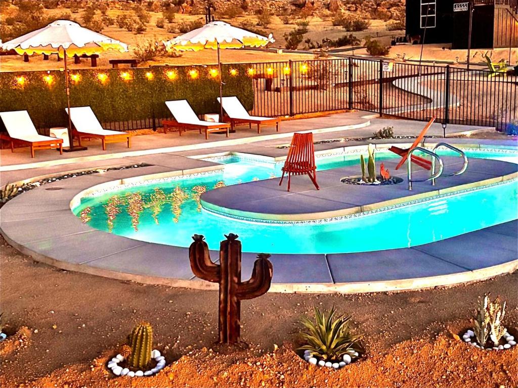 Guest Favorite 5 Star with Heated Lazy River Pool, Joshua Tree (updated ...