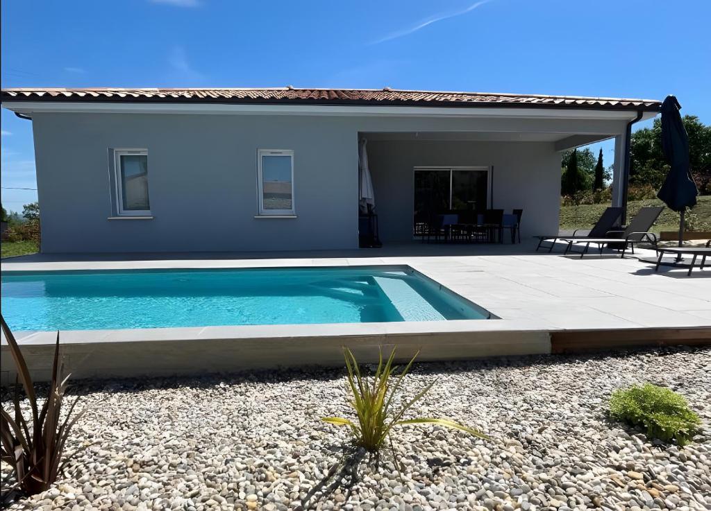 Bazén v ubytování Liledou - Belle Villa De Plain-pied nebo v jeho okolí