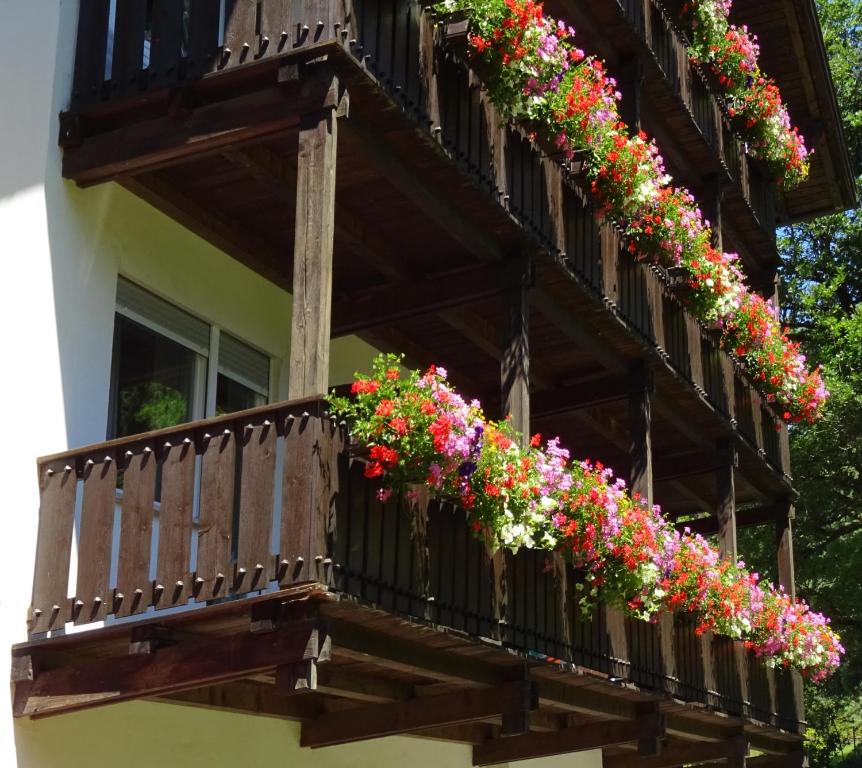 Balkón nebo terasa v ubytování Hotel & Appartements Perwanger