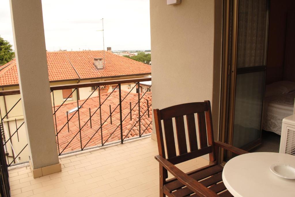 A balcony or terrace at Hotel Villa Augusta