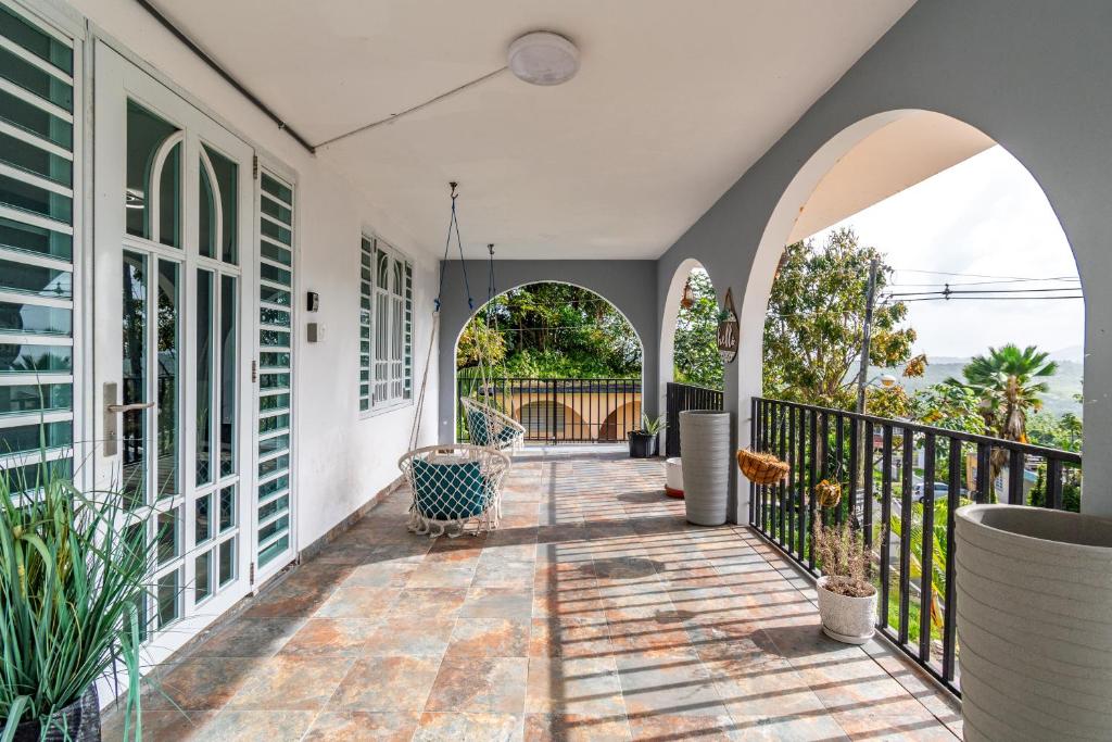 Μπαλκόνι ή βεράντα στο Rain Forest House by Otium