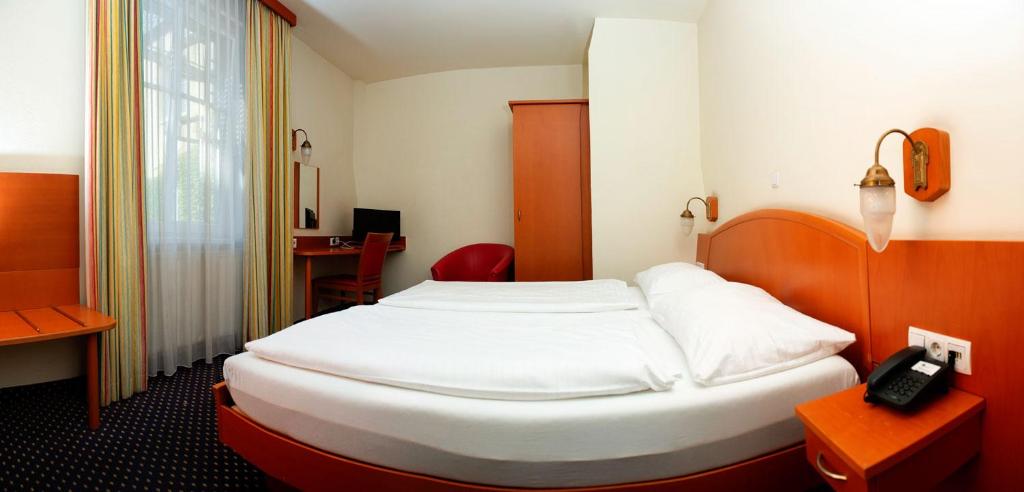Suite Hotel 900 m zur Oper - Resim 20