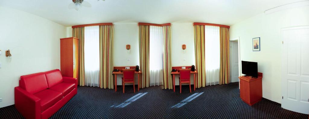 Suite Hotel 900 m zur Oper - Resim 5