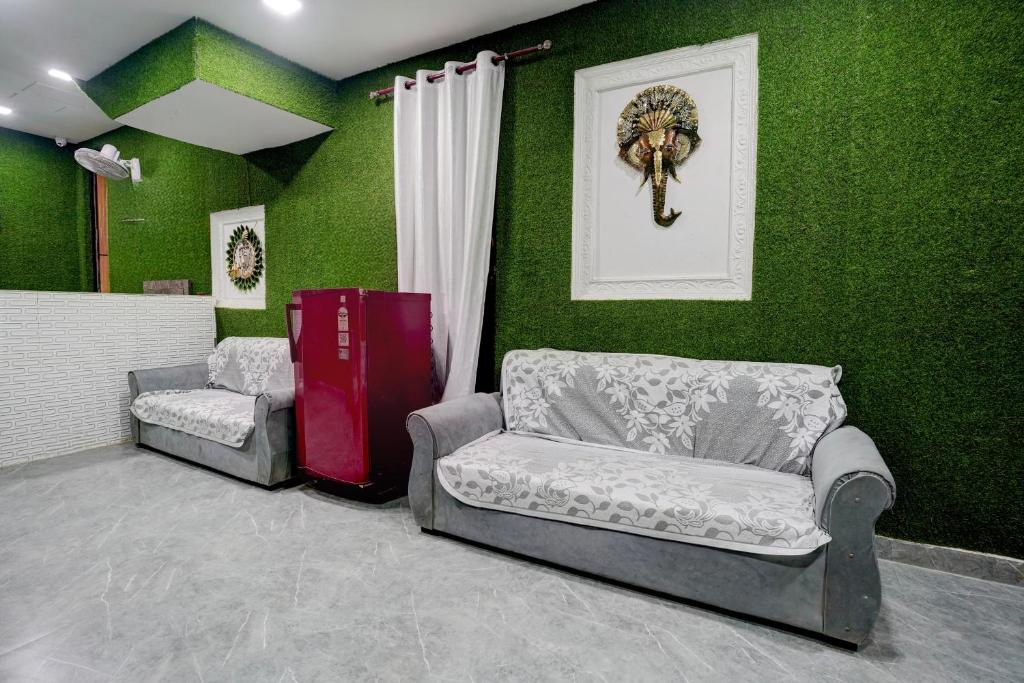 Fotografie z fotogalerie ubytování Hotel O MI GUEST HOUSE v destinaci Bilaspur