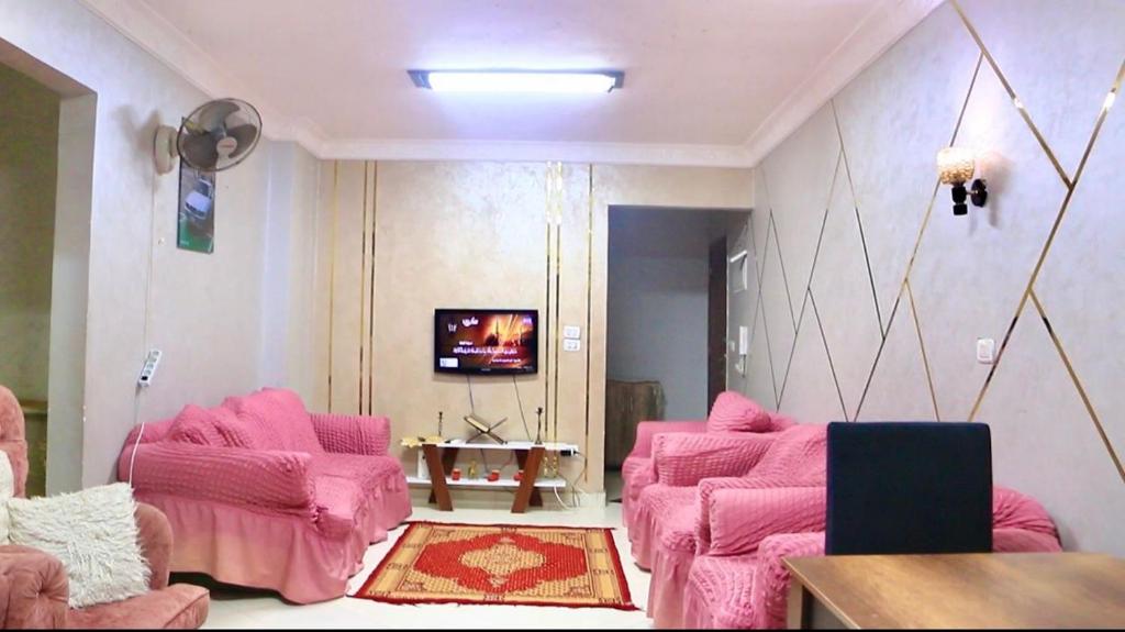 Μια τηλεόραση ή/και κέντρο ψυχαγωγίας στο Gardenia city 3 bedrooms