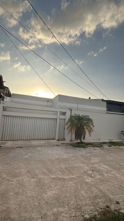 Casa com piscina e churrasqueira cop 30