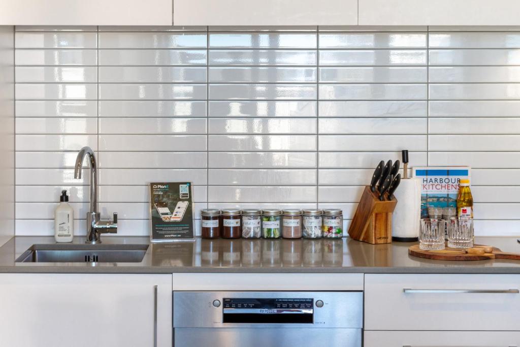 Central City Apartment Sleeps 4 Elevator Access - Resim 29