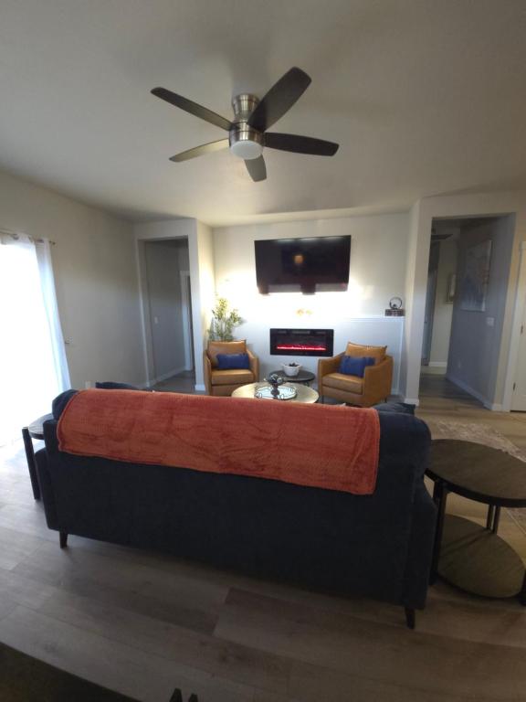 Ένα ή περισσότερα κρεβάτια σε δωμάτιο στο StarLuxe Stay and Play