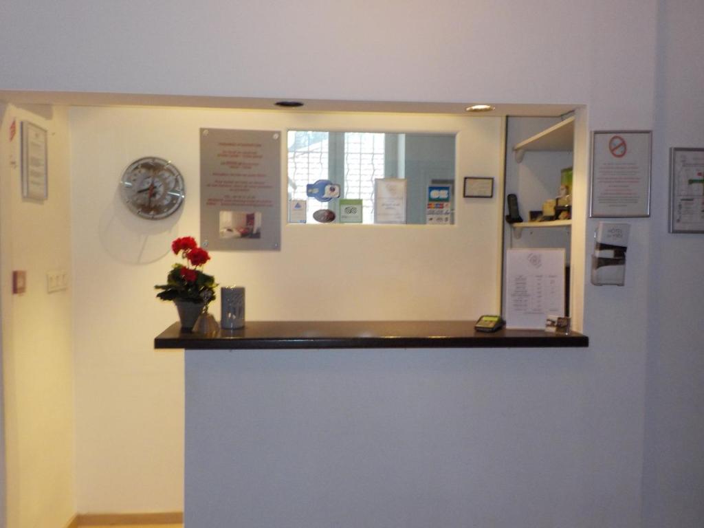 Fotografie z fotogalerie ubytování Hôtel du Midi v destinaci Domène