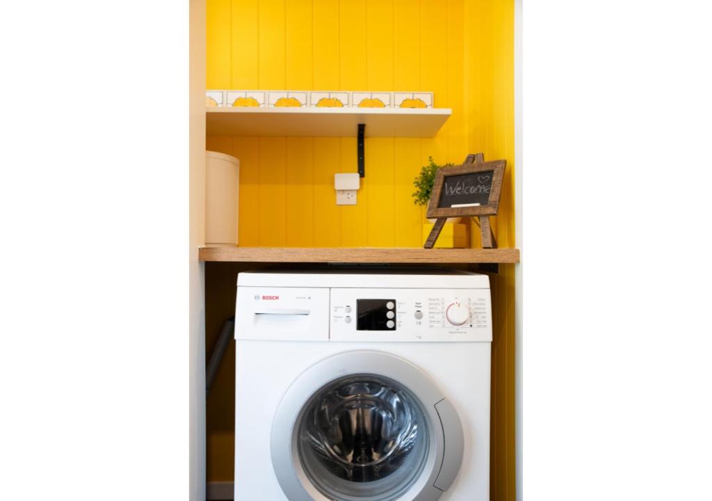 Charming Central Stay - Cosy Comfort and Free Parking - Resim 12