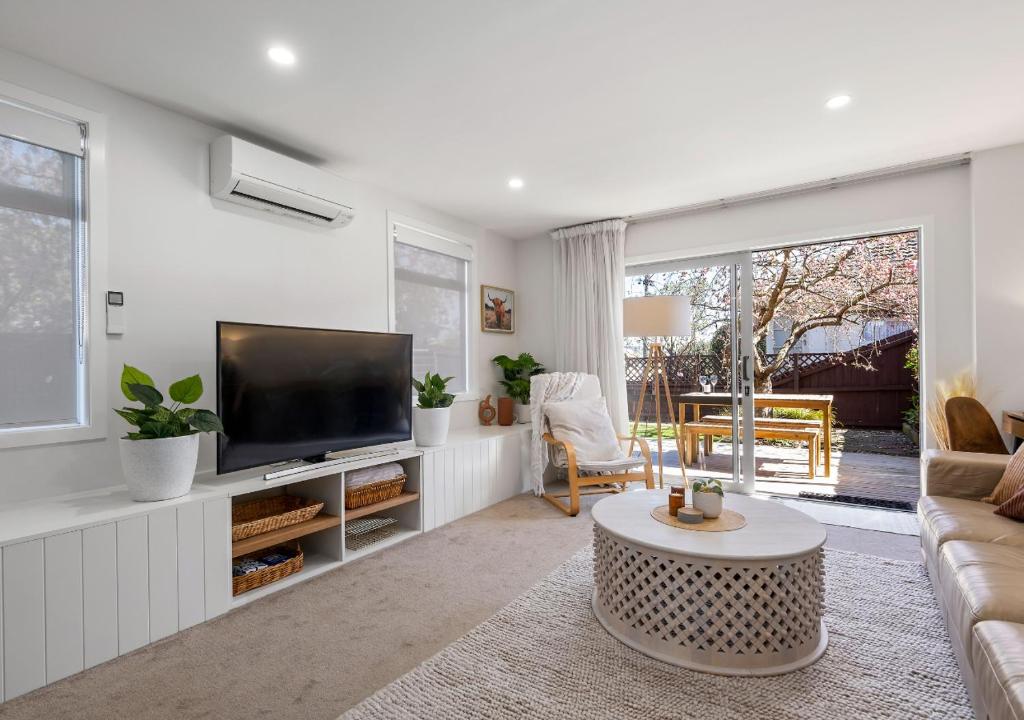 Charming Central Stay - Cosy Comfort and Free Parking - Resim 5