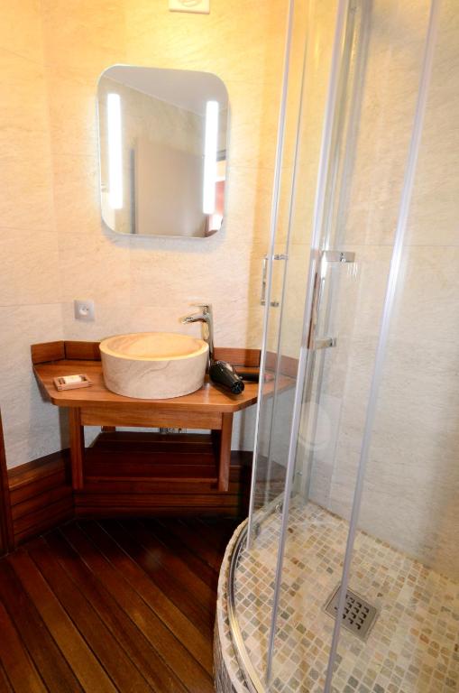 Koupelna v ubytování Green hotels Confort Paris 13