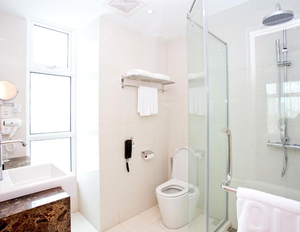Vouk Hotel Suites, Penang - 豪华三重房间