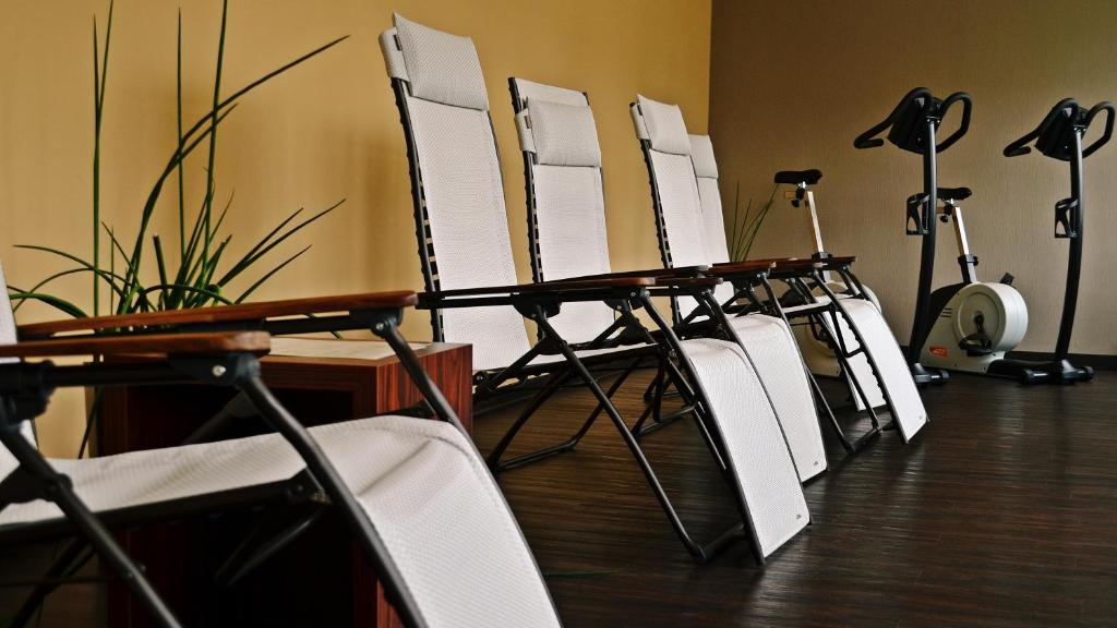 Fitness centrum a/nebo fitness zařízení v ubytování Hotel an der Oper