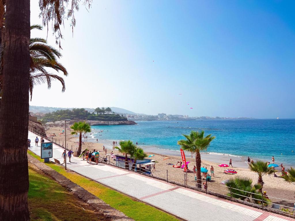 Playa Del Duque Beachside - Renovated 1Br Apartment Pd1