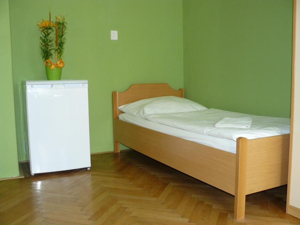 Ubytovna Marie - Letto Singolo In Dormitorio Femminile Con 2 Letti