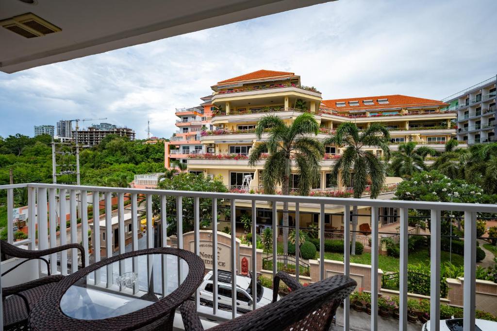 New Nordic Suites 2 by Apartwell - Resim 6