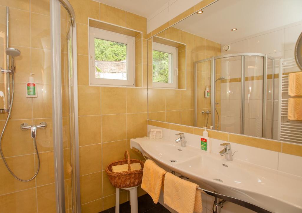 Evident Hotel Prägant 4-Superior - 10