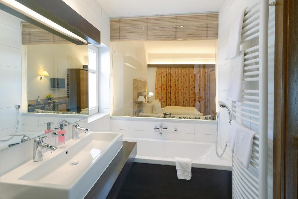 Koupelna v ubytování Hotel Alte Post