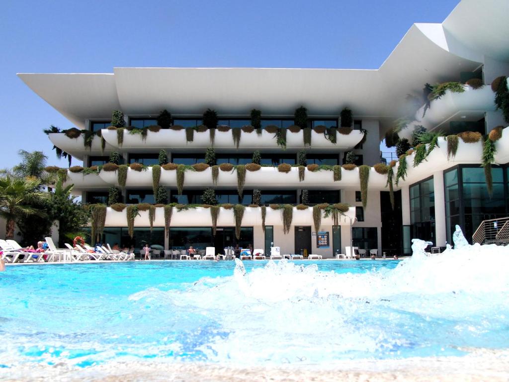 Bazén v ubytování Hotel Deloix 4* Sup nebo v jeho okolí