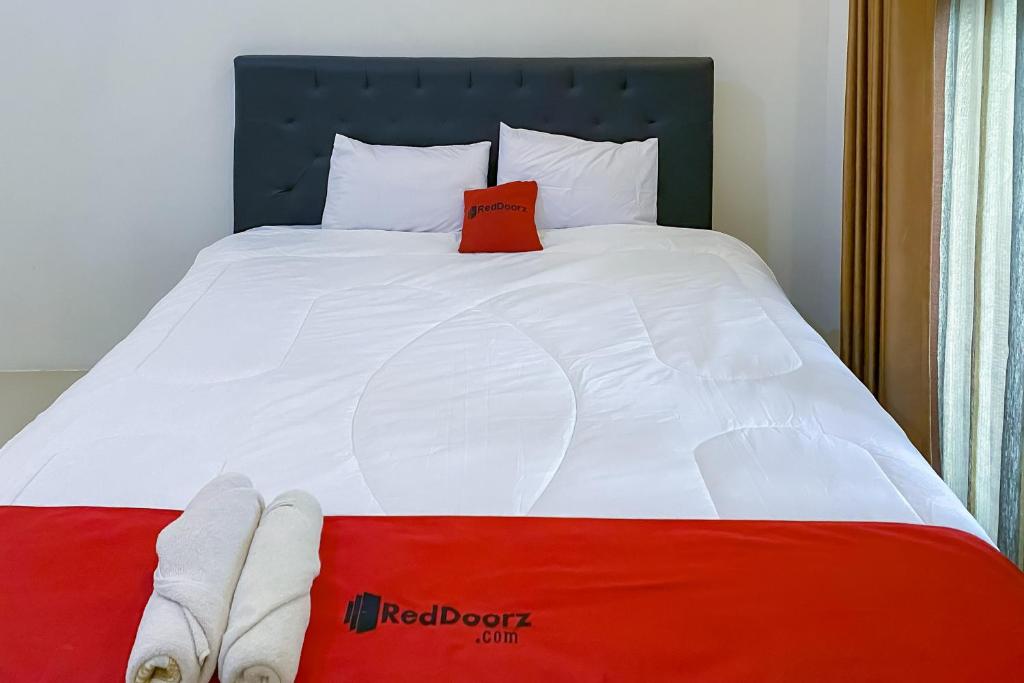 RedDoorz at Kamulyan Guest House Borobudur - Suite