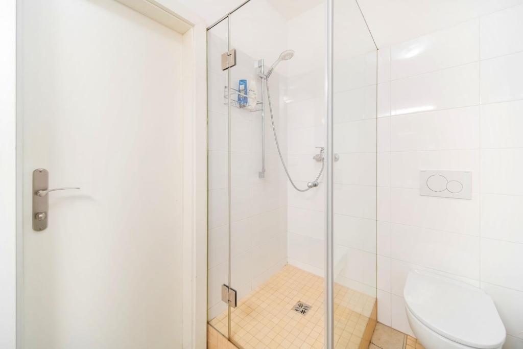 At the Three Princes - 11