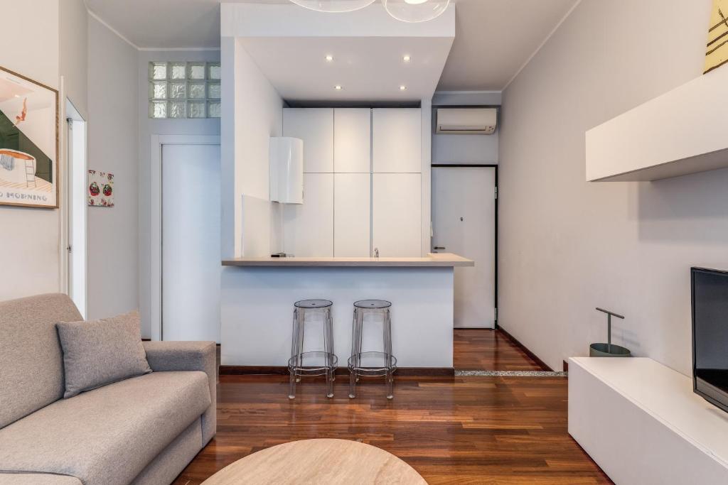 43 Station Hotel - One-Bedroom Standard Apartment