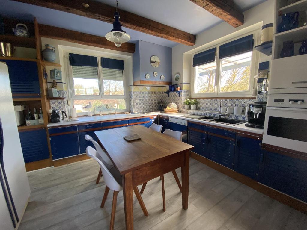 Η κουζίνα ή μικρή κουζίνα στο Maison Bretenoux