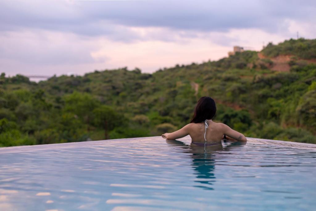 StayVista's Sage Scenery - Mountain-View Villa with Infinity Pool & Terrace - Вилла