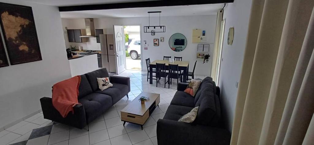 Χώρος καθιστικού στο Villa l'Escale